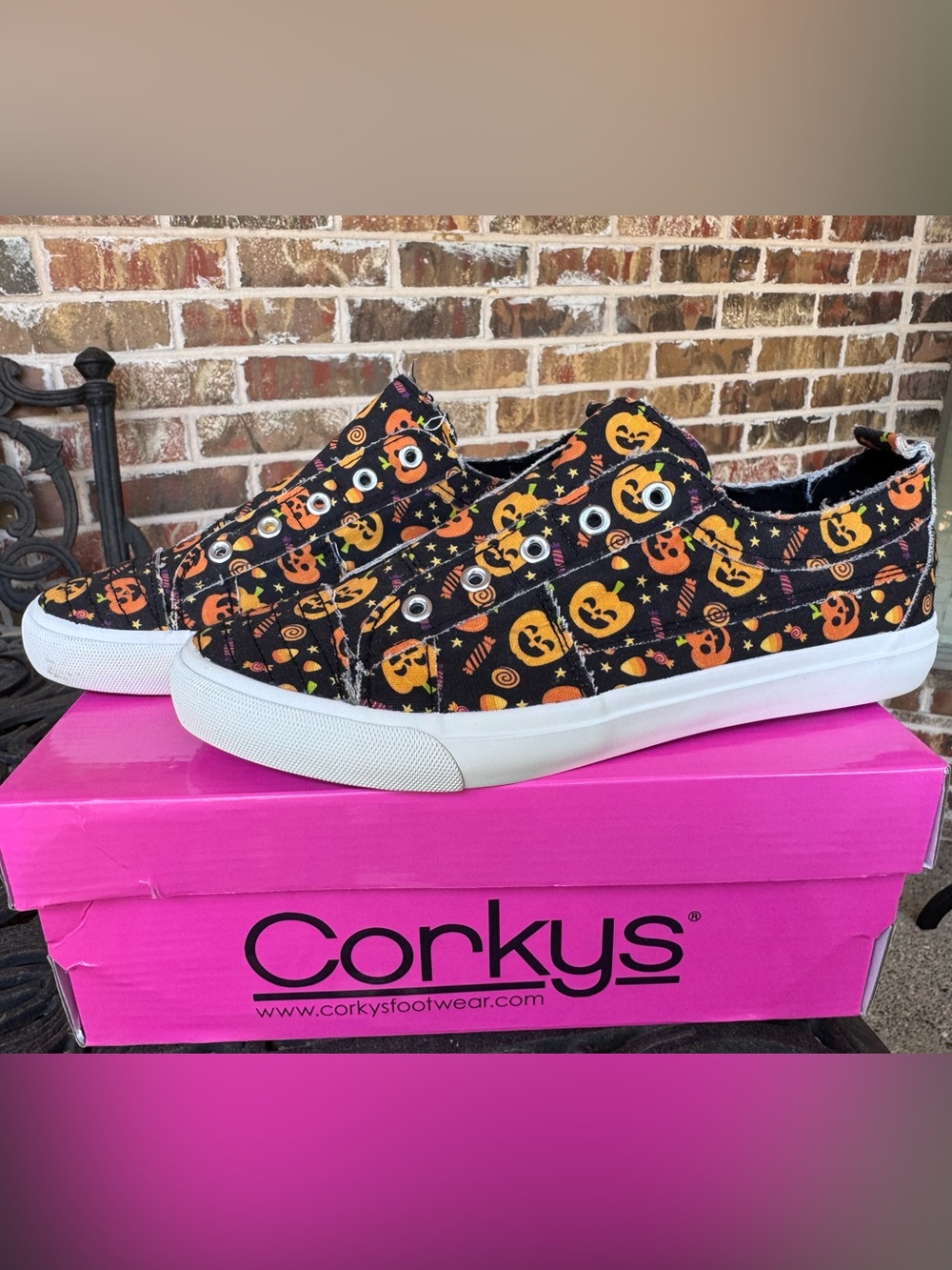 Corkys Babalu Black Pumpkin Halloween Canvas SlipOn Women’s Size 10 Sneakers NIB
